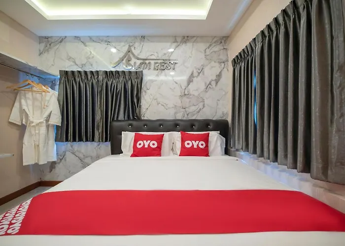 Oyo 455 Siam 2 Hotel
