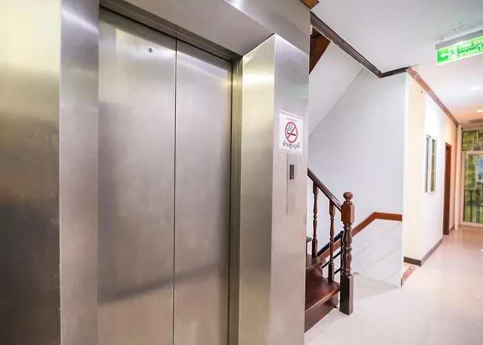 Oyo 455 Siam 2 Hotel 2*